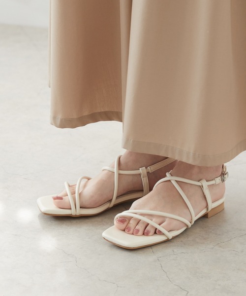 menue（メヌエ）の「スクエアトゥ華奢ストラップサンダル（サンダル・レディース・ペールイエロー/アイボリー/ダークブラウン/ベージュ/ブルー/ブラック・LL/S/XS/M/3L/L）」の22枚目の写真