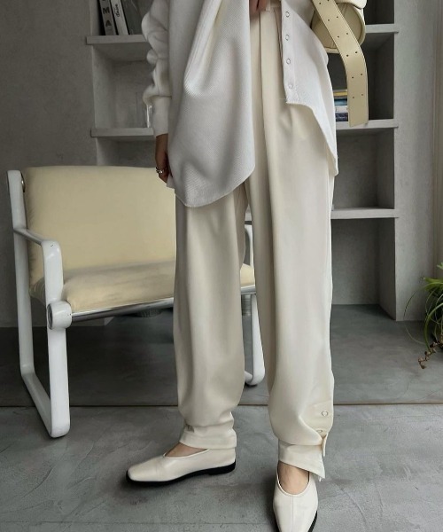 WILLFULLY（ウィルフリー）の「hem flap button side open tuck tapered PT（その他パンツ・レディース・チャコールグレー/キナリ・FREE）」の18枚目の写真