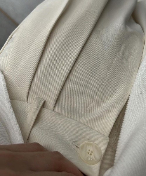 WILLFULLY（ウィルフリー）の「hem flap button side open tuck tapered PT（その他パンツ・レディース・チャコールグレー/キナリ・FREE）」の22枚目の写真