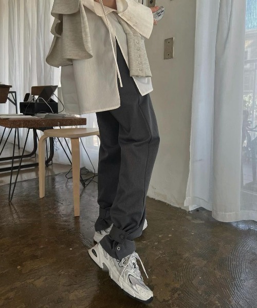 WILLFULLY（ウィルフリー）の「hem flap button side open tuck tapered PT（その他パンツ・レディース・チャコールグレー/キナリ・FREE）」の15枚目の写真