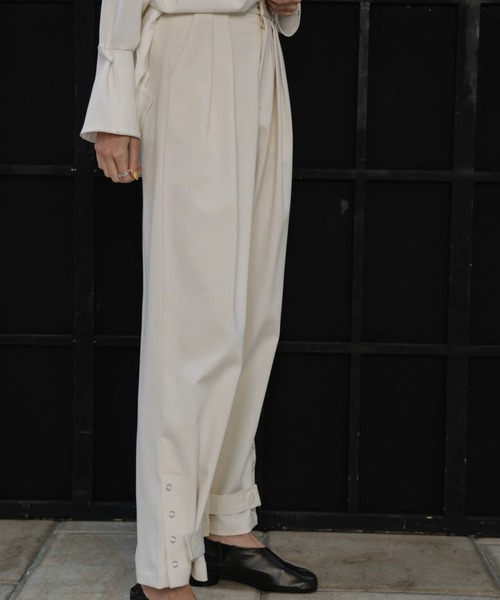 WILLFULLY（ウィルフリー）の「hem flap button side open tuck tapered PT（その他パンツ・レディース・チャコールグレー/キナリ・FREE）」の16枚目の写真