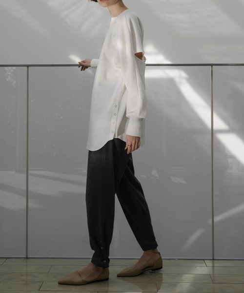 WILLFULLY（ウィルフリー）の「hem flap button side open tuck tapered PT（その他パンツ・レディース・チャコールグレー/キナリ・FREE）」の21枚目の写真