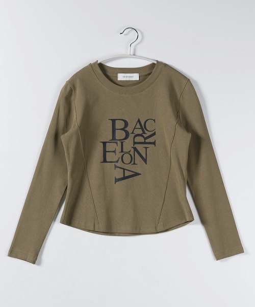 me+em select(ミームセレクト)の「BACロゴレタリングスリムラインTシャツ(Tシャツ/カットソー・レディース・ホワイト/ブラウン/ピンク/グレー/ブラック・FREE/LARGE)」の4枚目の写真