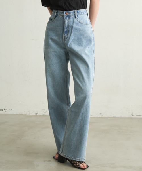 Aunt Marie's（アントマリーズ）の「【S,M,Lサイズ展開】ワイドストレートデニムパンツ（デニムパンツ・レディース・ライトブルー・SMALL/MEDIUM/LARGE）」の3枚目の写真