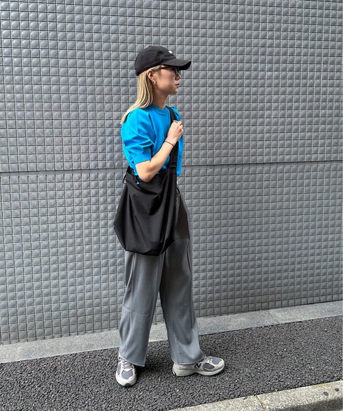 feepur(フェピュール)の「ドローコード2wayショルダーバッグ(ショルダーバッグ・レディース・ブラック/ブルー/アイボリー・FREE)」の12枚目の写真