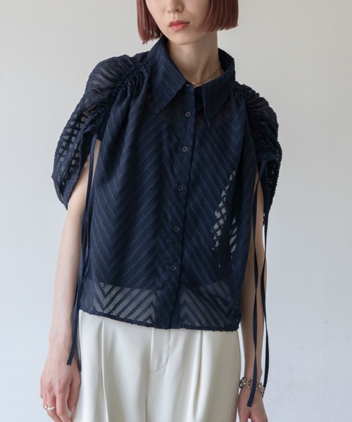 VACANCY（ヴァカンシー）の「ドロストジャガードシアーシャツ（シャツ/ブラウス・レディース・アイボリー/ネイビー/グリーン・FREE）」の17枚目の写真