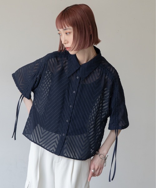 VACANCY（ヴァカンシー）の「ドロストジャガードシアーシャツ（シャツ/ブラウス・レディース・アイボリー/ネイビー/グリーン・FREE）」の16枚目の写真