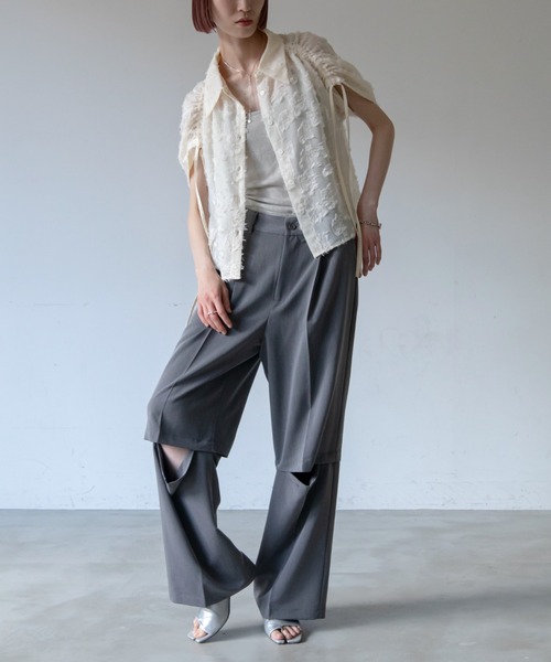 VACANCY（ヴァカンシー）の「ドロストジャガードシアーシャツ（シャツ/ブラウス・レディース・アイボリー/ネイビー/グリーン・FREE）」の6枚目の写真