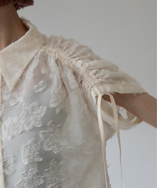 VACANCY（ヴァカンシー）の「ドロストジャガードシアーシャツ（シャツ/ブラウス・レディース・アイボリー/ネイビー/グリーン・FREE）」の12枚目の写真