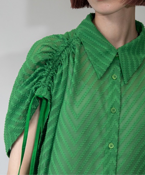 VACANCY（ヴァカンシー）の「ドロストジャガードシアーシャツ（シャツ/ブラウス・レディース・アイボリー/ネイビー/グリーン・FREE）」の14枚目の写真