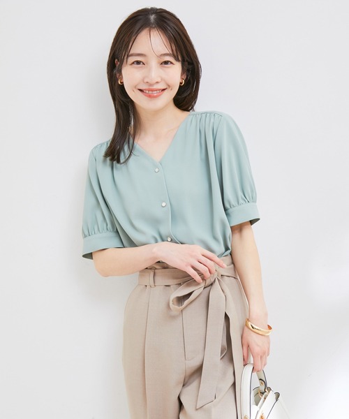 VIS(ビス)の「【防シワ・洗える】Vネック半袖ブラウス(シャツ/ブラウス・レディース・ホワイト系その他/グリーン系その他/ネイビー/ホワイト/ピンク・FREE)」の12枚目の写真