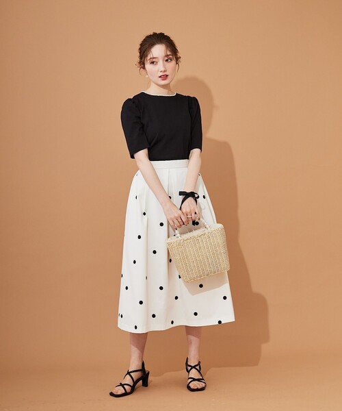 couture brooch(クチュールブローチ)の「◆【抜群の存在感でコーデの主役になる一着。】ポルカドットタックスカート(スカート・レディース・ブラック系/アイボリー系・36/38/40/42)」の9枚目の写真