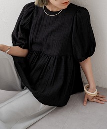 バックオープンペプラムブラウス