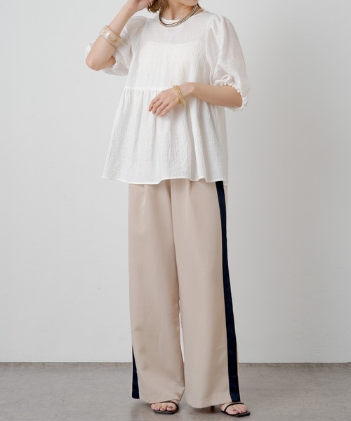 Omekashi（オメカシ）の「バックオープンペプラムブラウス（シャツ/ブラウス・レディース・ブラック/ブルー/ベージュ/オフホワイト・FREE）」の18枚目の写真