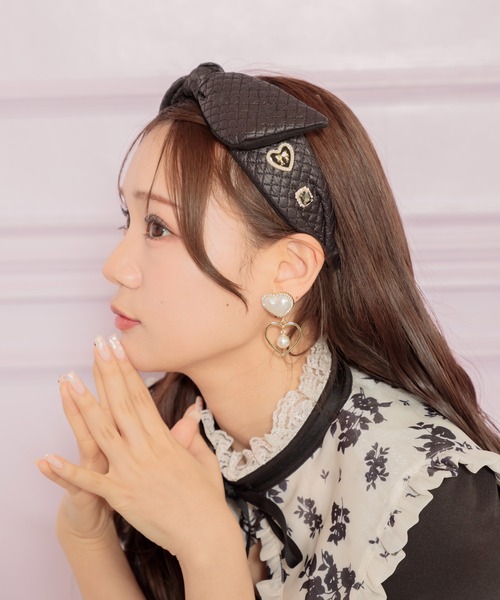 ROJITA（ロジータ）の「BIGリボンキルティングカチューシャ（カチューシャ・レディース・ブラック/ホワイト・FREE）」の6枚目の写真