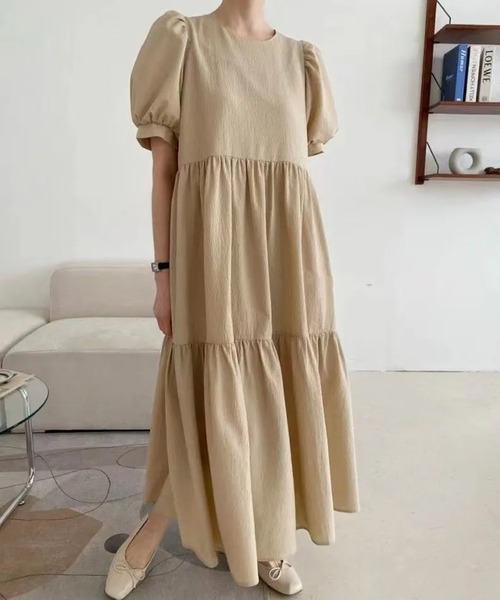 MAISON BREEZE(メゾンブリーズ)の「【MAISON BREEZE】パフスリーブティアードワンピース KNF018(ワンピース・レディース・ブラック/ベージュ・FREE)」の4枚目の写真