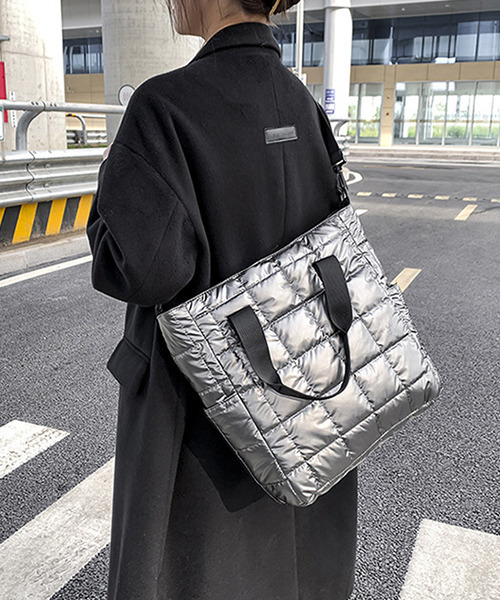 c.u.l(シーユーエル)の「キルティング ナイロンショルダーバッグ cula667(ショルダーバッグ・レディース・ブラック/シルバー・FREE)」の9枚目の写真