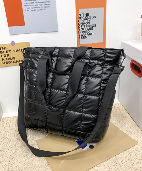 c.u.l(シーユーエル)の「キルティング ナイロンショルダーバッグ cula667(ショルダーバッグ・レディース・ブラック/シルバー・FREE)」の13枚目の写真