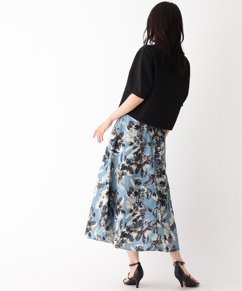 OPAQUE.CLIP(オペークドットクリップ)の「◆ビッグフラワープリントフレアスカート【洗濯機洗い可/イージーケア】(スカート・レディース・ベージュ系その他4/ブルー系5・40/38)」の11枚目の写真