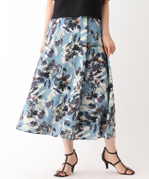 OPAQUE.CLIP(オペークドットクリップ)の「◆ビッグフラワープリントフレアスカート【洗濯機洗い可/イージーケア】(スカート・レディース・ベージュ系その他4/ブルー系5・40/38)」の12枚目の写真