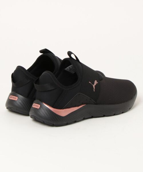 PUMA(プーマ)の「PUMA プーマ ウィメンズ ソフトライド REMI スリッポン ランニングシューズ(スニーカー・レディース・ブラック×ゴールド/ブラック/ブルー・24.5cm/24.0cm/22.0cm/23.0cm/26.0cm/22.5cm/25.5cm/25.0cm/23.5cm)」の4枚目の写真