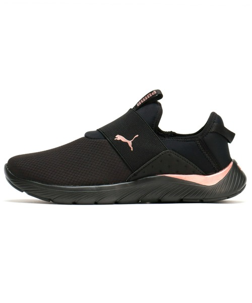 PUMA(プーマ)の「PUMA プーマ ウィメンズ ソフトライド REMI スリッポン ランニングシューズ(スニーカー・レディース・ブラック×ゴールド/ブラック/ブルー・24.5cm/24.0cm/22.0cm/23.0cm/26.0cm/22.5cm/25.5cm/25.0cm/23.5cm)」の2枚目の写真