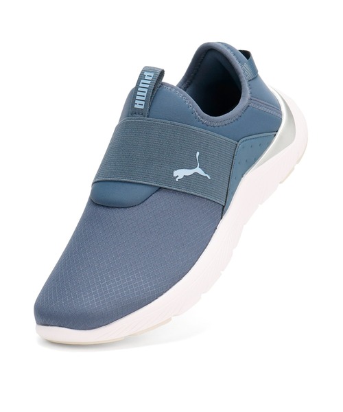 PUMA(プーマ)の「PUMA プーマ ウィメンズ ソフトライド REMI スリッポン ランニングシューズ(スニーカー・レディース・ブラック×ゴールド/ブラック/ブルー・24.5cm/24.0cm/22.0cm/23.0cm/26.0cm/22.5cm/25.5cm/25.0cm/23.5cm)」の8枚目の写真