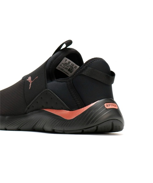PUMA(プーマ)の「PUMA プーマ ウィメンズ ソフトライド REMI スリッポン ランニングシューズ(スニーカー・レディース・ブラック×ゴールド/ブラック/ブルー・24.5cm/24.0cm/22.0cm/23.0cm/26.0cm/22.5cm/25.5cm/25.0cm/23.5cm)」の10枚目の写真