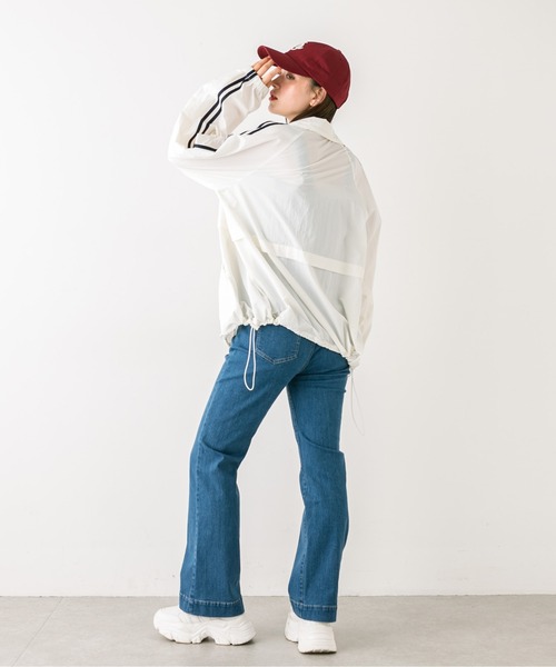 OLIVE des OLIVE（オリーブデオリーブ）の「ラインスリーブシャカシャカブルゾン　1032070070（ブルゾン・レディース・オフホワイト/ネイビー・FREE）」の9枚目の写真