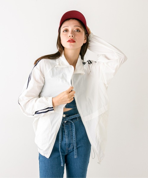 OLIVE des OLIVE（オリーブデオリーブ）の「ラインスリーブシャカシャカブルゾン　1032070070（ブルゾン・レディース・オフホワイト/ネイビー・FREE）」の11枚目の写真