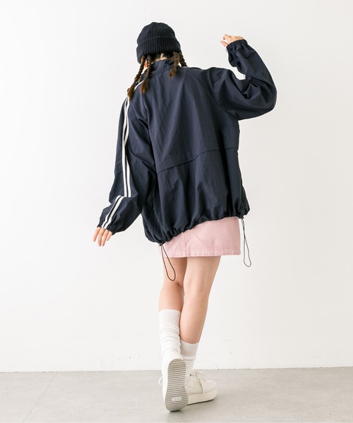 OLIVE des OLIVE（オリーブデオリーブ）の「ラインスリーブシャカシャカブルゾン　1032070070（ブルゾン・レディース・オフホワイト/ネイビー・FREE）」の19枚目の写真