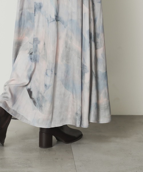 SENSE OF PLACE by URBAN RESEARCH(センスオブプレイスバイアーバンリサーチ)の「サテンナロースカート(スカート・レディース・イエロー/チャコールグレー/ブルー系その他・SMALL/MEDIUM)」の12枚目の写真