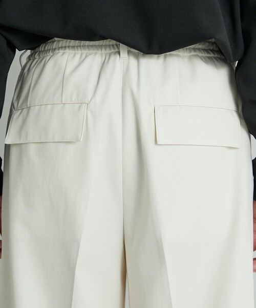 UNITED TOKYO（ユナイテッドトウキョウ）の「60/2 スーピマコットンチノパンツ（チノパンツ・メンズ・ダークグレー/ブラウン/オフホワイト・1/2）」の15枚目の写真