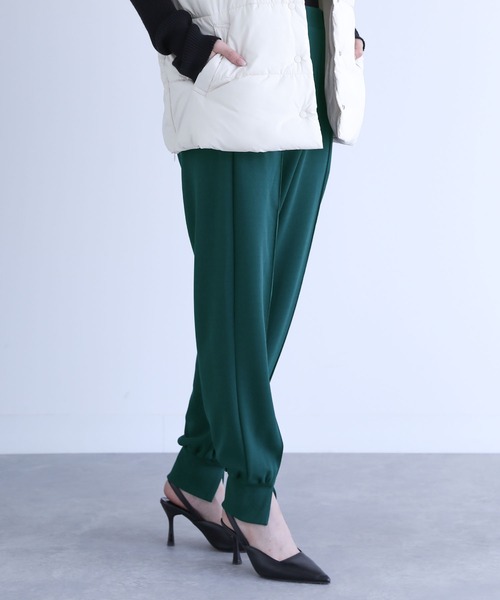n'OrLABEL(ノアールレーベル)の「『裾スリットジョガーパンツ』(その他パンツ・レディース・グレイッシュブルー/ボルドー/グリーン/ブラウン/ブラック・1/2)」の11枚目の写真
