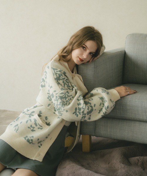 VANNIE U（ヴァニーユー）の「フラワビジューカーディガン【RENA