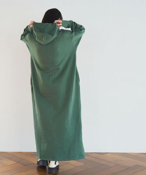 coen（コーエン）の「【WEB限定】着丈が選べる。CVC裏起毛フーディーパーカーマキシワンピース（ワンピース・レディース・ケリーグリーン/その他1/ブラック/オフホワイト・S/L/M）」の17枚目の写真