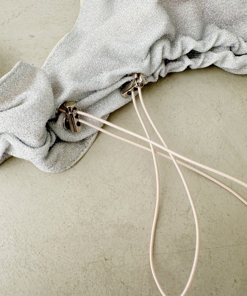 un+frame（アンフレーム）の「shirring glitter shoulder bag／シャーリングドロストショルダーラメバッグ（ショルダーバッグ・レディース・シルバー/ホワイト/ブラック・FREE）」の18枚目の写真