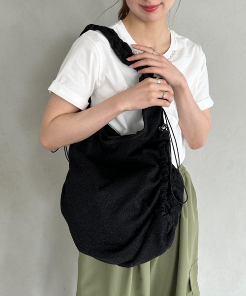 Glitter ショルダーバッグ 黒 セール】shirring glitter shoulder bag／シャーリングドロスト
