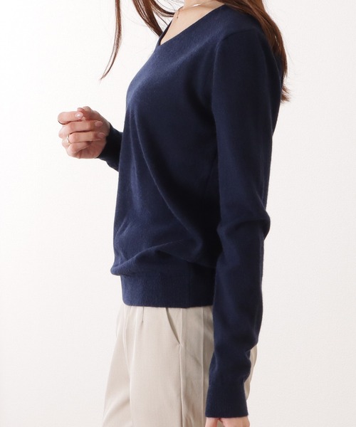 Lace Ladies(レースレディース)の「Vネックカシミヤタッチスフレニットプルオーバー(ニット/セーター・レディース・ベージュ/ネイビー/グレー/ブラック・S/FREE)」の18枚目の写真