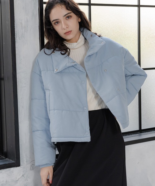 LAKOLE（ラコレ）の「ショートパファージャケット / 987932（ナイロンジャケット・レディース・ライトブルー/ブラック/アイボリー・SMALL/MEDIUM）」の3枚目の写真