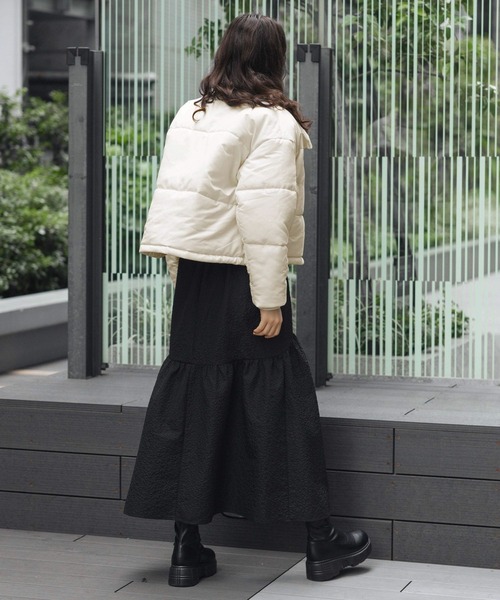 LAKOLE（ラコレ）の「ショートパファージャケット / 987932（ナイロンジャケット・レディース・ライトブルー/ブラック/アイボリー・SMALL/MEDIUM）」の10枚目の写真