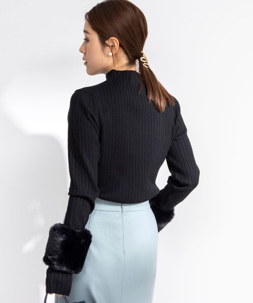 NOLLEY’S（ノーリーズ）の「《手洗い可能》アームウォーマー付きリブプルオーバーニット（ニット/セーター・レディース・チャコールグレー/アイボリー/ブラック・38）」の5枚目の写真