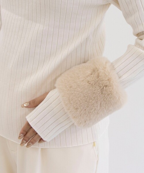 NOLLEY’S（ノーリーズ）の「《手洗い可能》アームウォーマー付きリブプルオーバーニット（ニット/セーター・レディース・チャコールグレー/アイボリー/ブラック・38）」の15枚目の写真