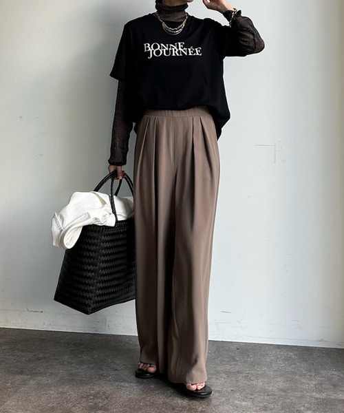 DouDou(ドゥドゥ)の「【WEB限定】ラメチュールレイヤードロゴTEE(Tシャツ/カットソー・レディース・オフホワイト/ブラック/グレー・FREE)」の22枚目の写真