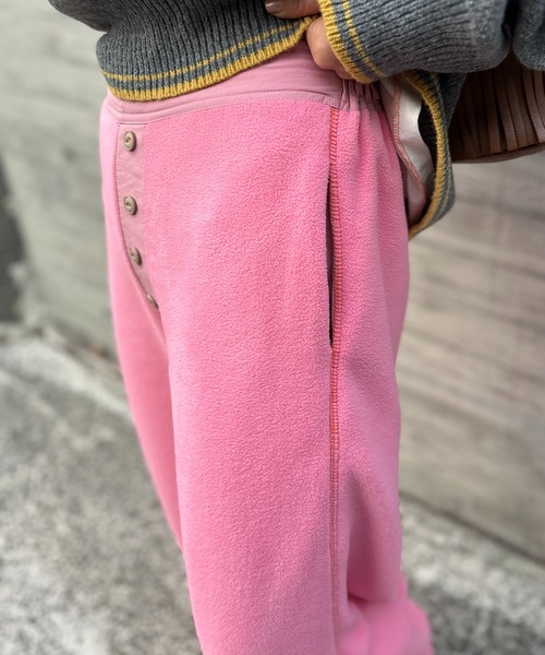 mi via loca（ミヴィアロカ）の「Vintageライク ボタン布帛使い フリースボア イージーパンツ（その他パンツ・レディース・チャコールグレー/ベージュ/ピンク・FREE）」の13枚目の写真