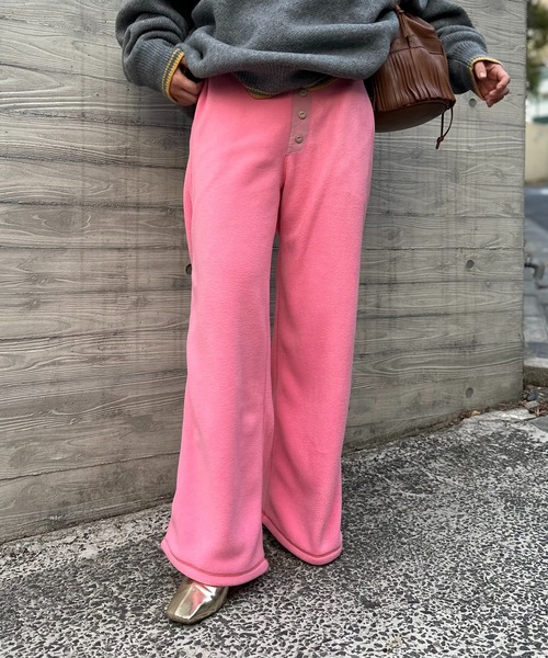 mi via loca（ミヴィアロカ）の「Vintageライク ボタン布帛使い フリースボア イージーパンツ（その他パンツ・レディース・チャコールグレー/ベージュ/ピンク・FREE）」の11枚目の写真