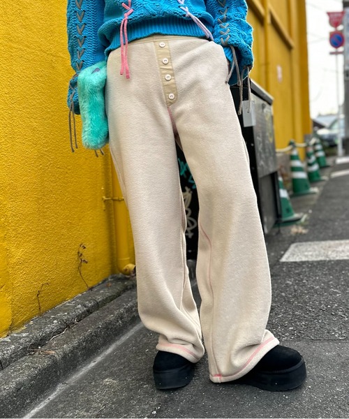 mi via loca（ミヴィアロカ）の「Vintageライク ボタン布帛使い フリースボア イージーパンツ（その他パンツ・レディース・チャコールグレー/ベージュ/ピンク・FREE）」の7枚目の写真