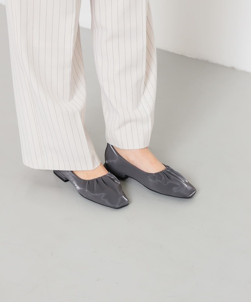 SENSE OF PLACE by URBAN RESEARCH(センスオブプレイスバイアーバンリサーチ)の「シャイニーギャザーフラットシューズ(パンプス・レディース・チャコールグレー/イエロー/ブラック・MEDIUM/SMALL/LARGE)」の9枚目の写真