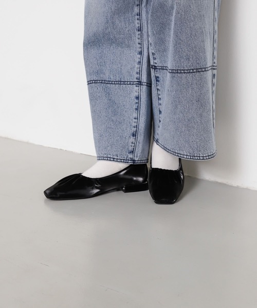 SENSE OF PLACE by URBAN RESEARCH(センスオブプレイスバイアーバンリサーチ)の「シャイニーギャザーフラットシューズ(パンプス・レディース・チャコールグレー/イエロー/ブラック・MEDIUM/SMALL/LARGE)」の19枚目の写真