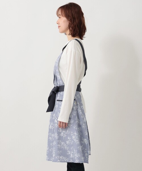 Afternoon Tea（アフタヌーンティー）の「ラインフラワーエプロン（エプロン・レディース・ホワイト/ネイビー/パープル・ONE SIZE）」の10枚目の写真